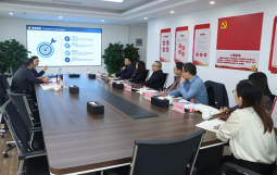 集团执行总裁贺明田一行二人应邀赴济南历下城市发展集团进行业务洽谈